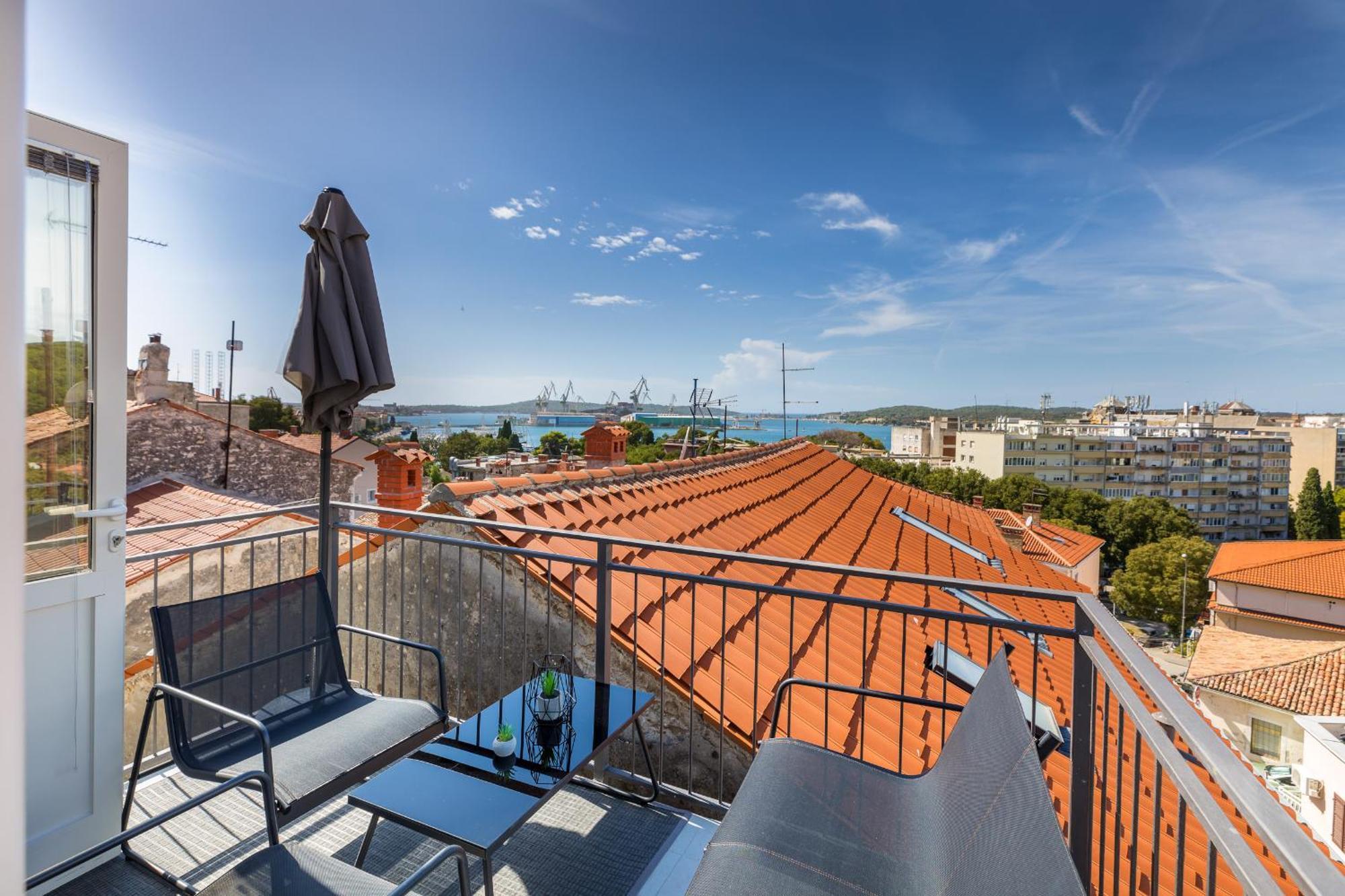 Pula Bay View Apartment Екстериор снимка