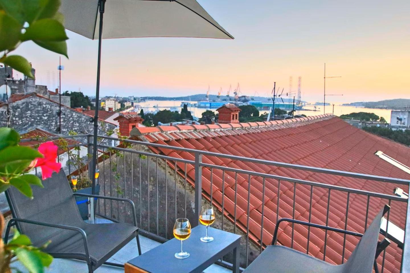 Pula Bay View Apartment Екстериор снимка